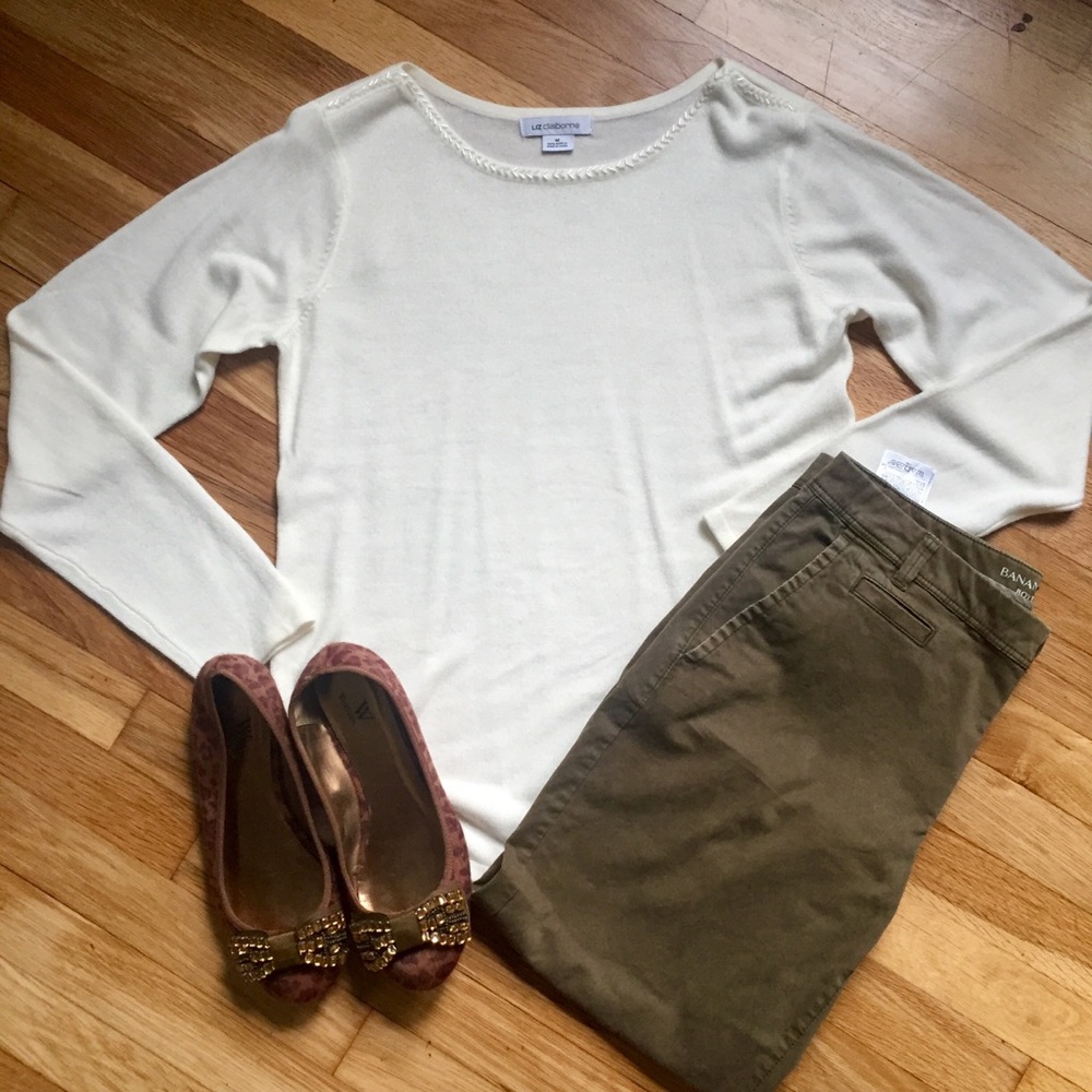 NWOT Liz Claiborne Size M White Beaded Sweater